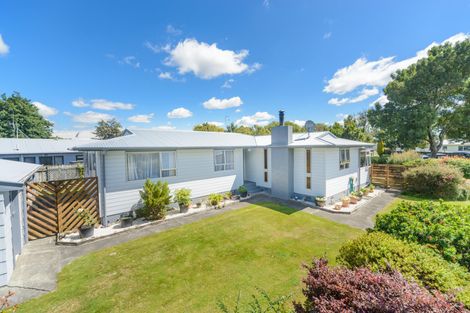 Photo of property in 10 Forbes Place, Kelvin Grove, Palmerston North, 4414