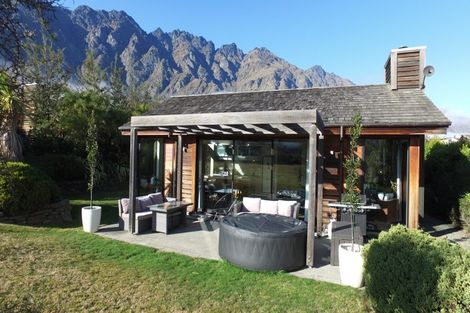 Photo of property in 6 Rannoch Drive, Jacks Point, Queenstown, 9371