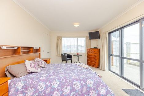 Photo of property in 2 Mosston Road, Castlecliff, Whanganui, 4501