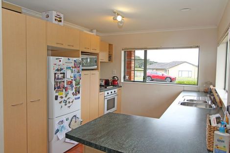 Photo of property in 27 Sandwick Drive, Weymouth, Auckland, 2103