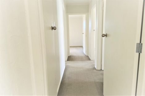 Photo of property in 5 Datura Place, Sunnynook, Auckland, 0620