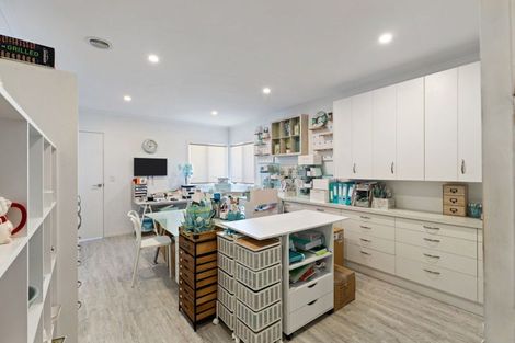 Photo of property in 51 Coutts Way, Fitzherbert, Palmerston North, 4410