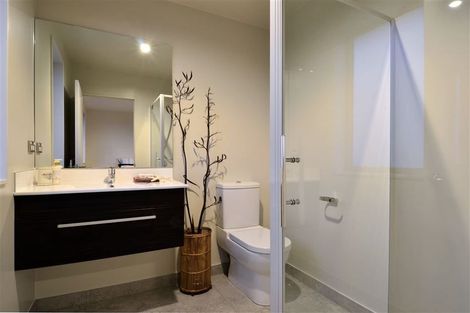 Photo of property in 182 Sunset Road, Unsworth Heights, Auckland, 0632