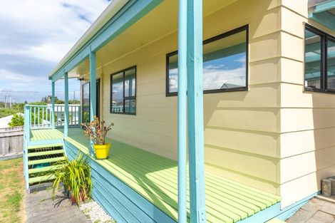 Photo of property in 17a Moana Street, Otaki Beach, Otaki, 5512