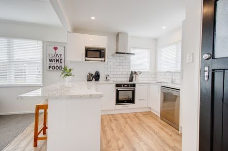 Photo of property in 6 Sutherland Crescent, Westbrook, Palmerston North, 4412