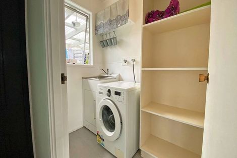 Photo of property in 22 Squirrel Lane, Browns Bay, Auckland, 0630