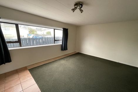Photo of property in 2/52 Russell Terrace, Berhampore, Wellington, 6023