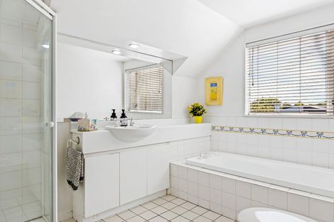 Photo of property in 10a Harrods Court, Ilam, Christchurch, 8053