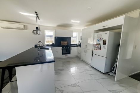 Photo of property in 4 Ivy Lane, Kelvin Grove, Palmerston North, 4414