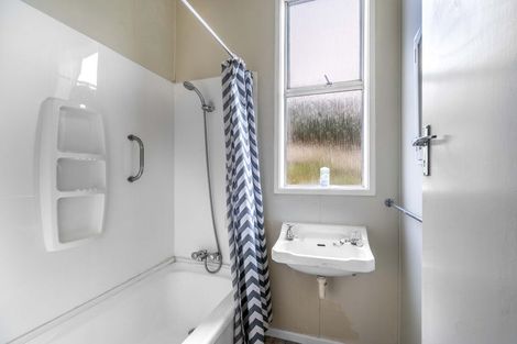 Photo of property in 16a-b Johnston Street, Gore, 9710