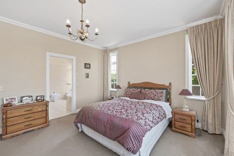 Photo of property in 104 Kitchener Road, Milford, Auckland, 0620