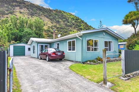 Photo of property in 3 Maraetai Place, Port Waikato, Tuakau, 2695