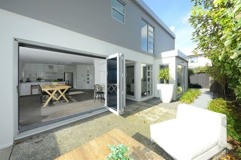 Photo of property in 43 Winchester Street, Merivale, Christchurch, 8014