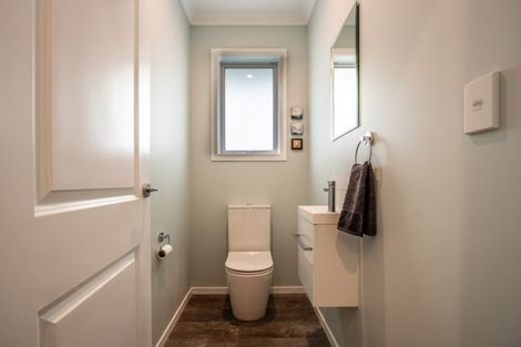 Photo of property in 37 Waipunahau Road, Waikanae, 5036