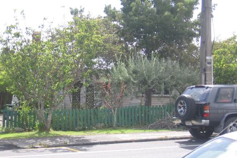 Photo of property in 1/1562 Dominion Extension, Mount Roskill, Auckland, 1041