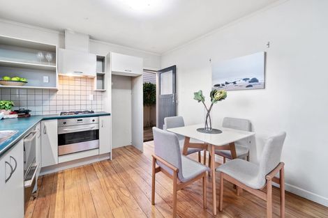 Photo of property in 1/50 Sylvan Avenue, Northcote, Auckland, 0627