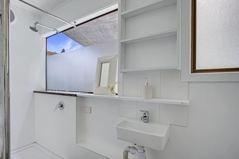 Photo of property in 42 Seaview Road, Paihia, 0200