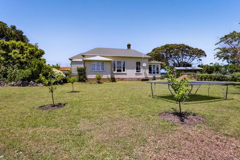 Photo of property in 207 Egmont Street, Patea, 4520