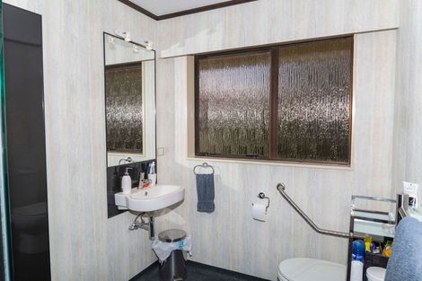 Photo of property in 10 Smith Street, Dannevirke, 4930