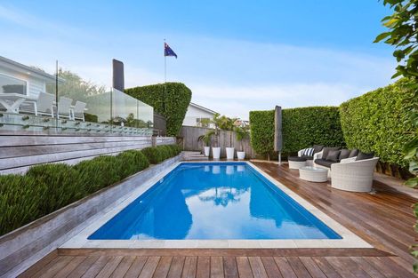 Photo of property in 24 Judkins Crescent, Cockle Bay, Auckland, 2014