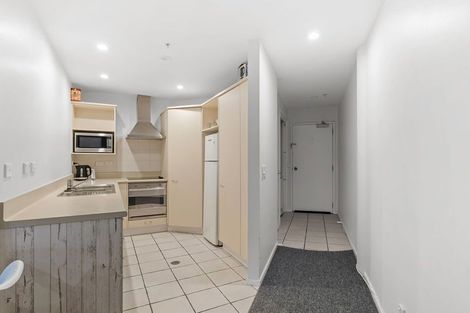Photo of property in 2b/5 Kent Terrace, Mount Victoria, Wellington, 6011