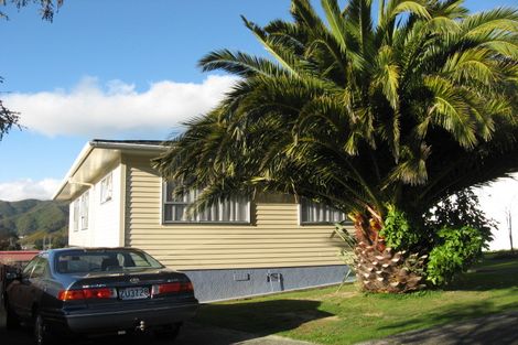 Photo of property in 42 Holland Street, Wainuiomata, Lower Hutt, 5014