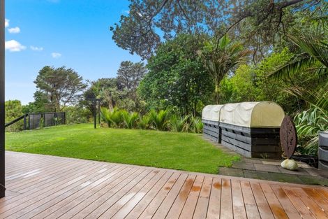Photo of property in 84 Domain Crescent, Muriwai, Waimauku, 0881