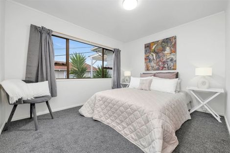 Photo of property in 2/46 View Road, Henderson, Auckland, 0612