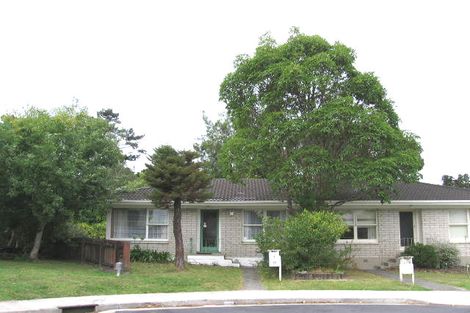 Photo of property in 2/13 Jonathan Place, Sunnynook, Auckland, 0620