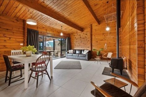 Photo of property in 27 Clarks Beach Road, Clarks Beach, 2122