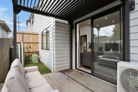 Photo of property in 152c Colwill Road, Massey, Auckland, 0614