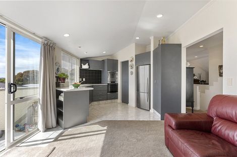 Photo of property in 2/15 Bradbury Road, Botany Downs, Auckland, 2010