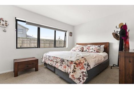 Photo of property in 22a Sabulite Road, Kelston, Auckland, 0602