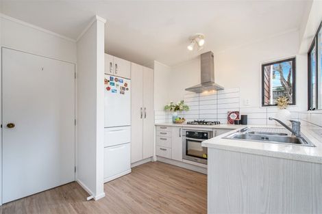 Photo of property in 64 Birdwood Road, Swanson, Auckland, 0612