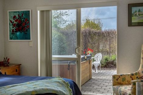 Photo of property in 10 Oak View Place, Greytown, 5712