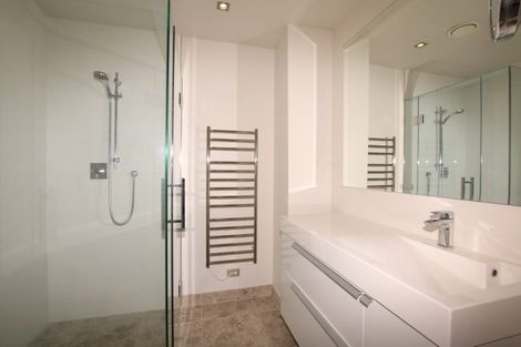 Photo of property in Cooks Apartments, 1d/24 James Cook Crescent, Remuera, Auckland, 1050