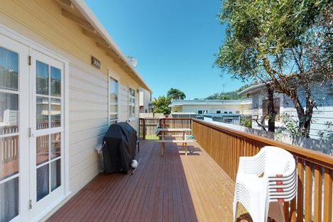Photo of property in 11 Toru Street, Lyall Bay, Wellington, 6022