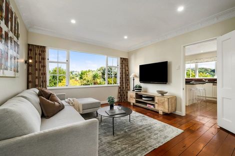 Photo of property in 43 Simla Crescent, Khandallah, Wellington, 6035