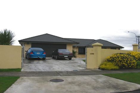 Photo of property in 2 Fernlea Avenue, Kelvin Grove, Palmerston North, 4414