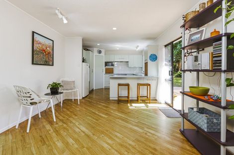 Photo of property in 14 Foxbridge Lane, Conifer Grove, Takanini, 2112