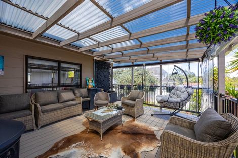 Photo of property in 2/84 Verbena Road, Birkdale, Auckland, 0626