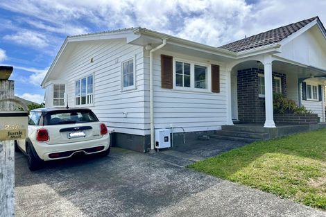 Photo of property in 24a Parklands Drive, Karori, Wellington, 6012