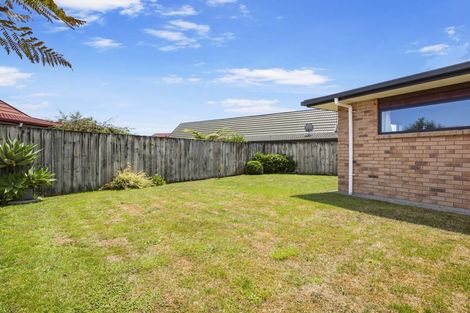Photo of property in Rangeview Villas, 41/9 Fuller Close, Levin, 5510