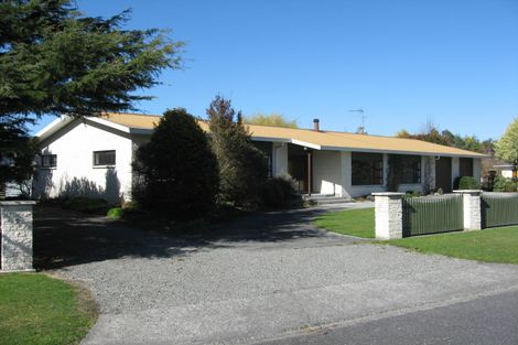 Photo of property in 9-11 Reading Street, Greytown, 5712