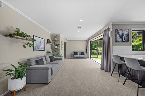 Photo of property in 56 Cabeleigh Drive, Helensville, 0800