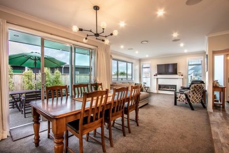 Photo of property in 37 Waipunahau Road, Waikanae, 5036