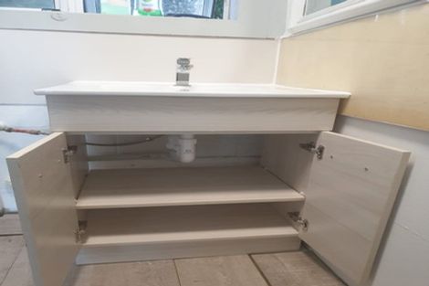 Photo of property in 40 West Coast Road, Glen Eden, Auckland, 0602