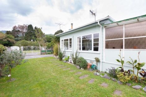 Photo of property in 2a Karu Crescent, Waikanae, 5036