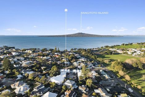 Photo of property in 2/16 Handley Avenue, Narrow Neck, Auckland, 0624