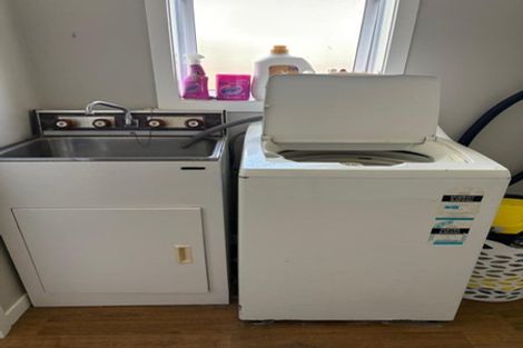 Photo of property in 2/11a Newnham Terrace, Upper Riccarton, Christchurch, 8041